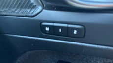 Volvo XC40 2.0 B4P Ultra Dark 5dr Auto Petrol Estate